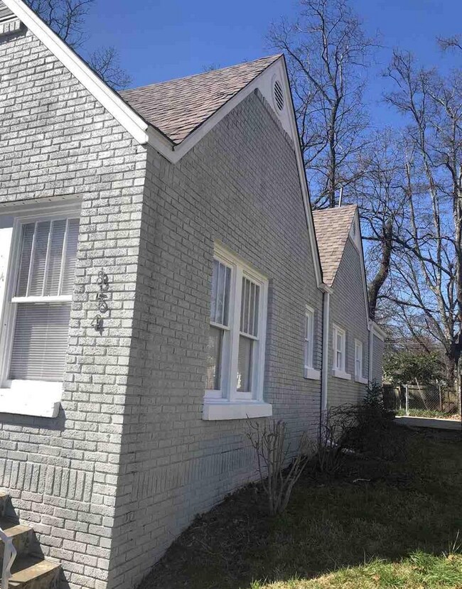 Building Photo - 854 5th St W