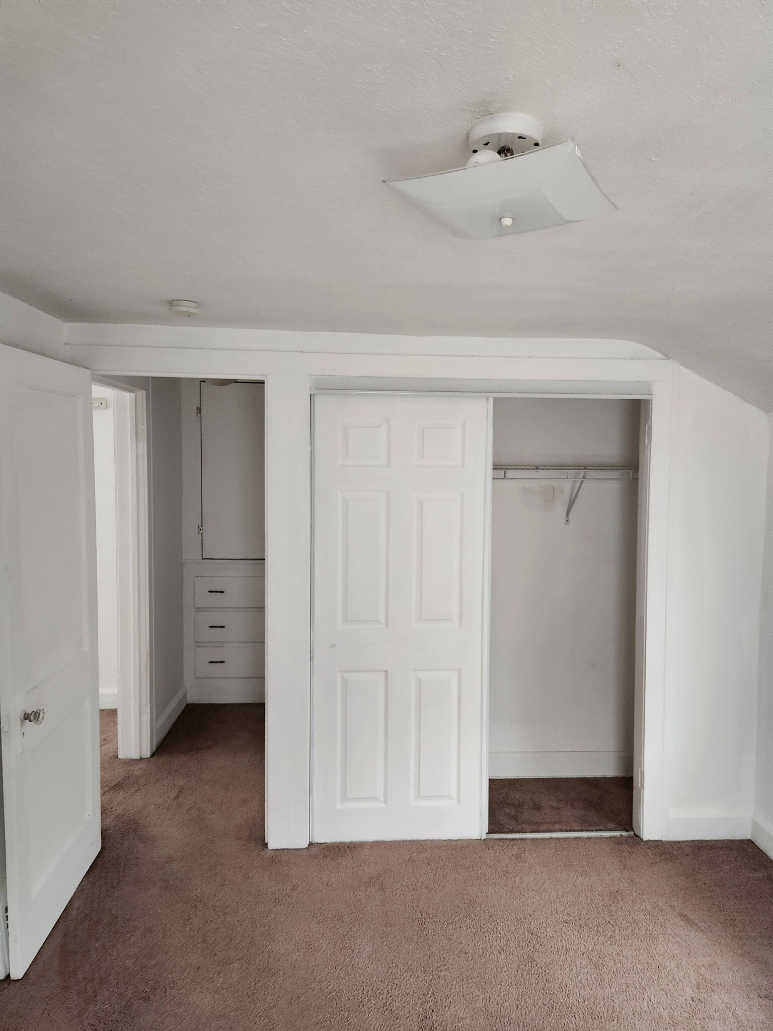 Building Photo - 23246 Alexander Rd