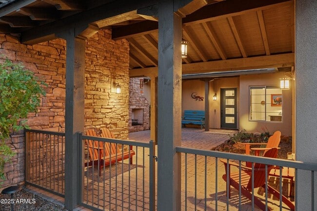 Building Photo - 3672 Ridgeview Ter