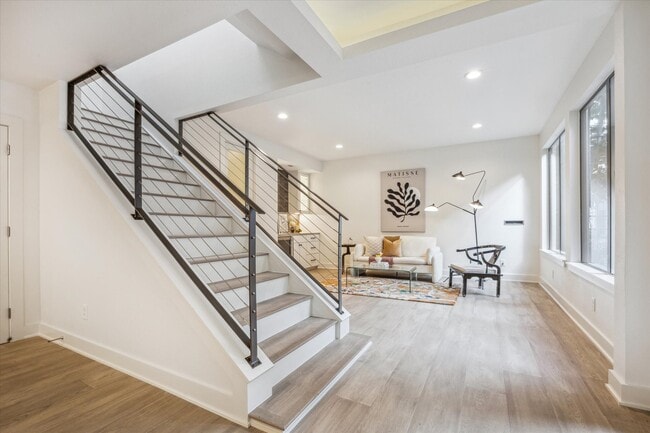 Building Photo - 40 River Hollow Ln