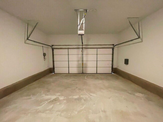 Building Photo - 14413 Dora Amellia Cv