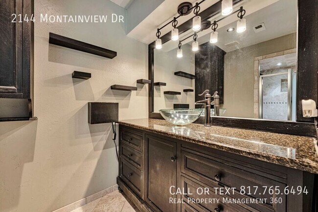 Building Photo - 2144 Mountainview Dr