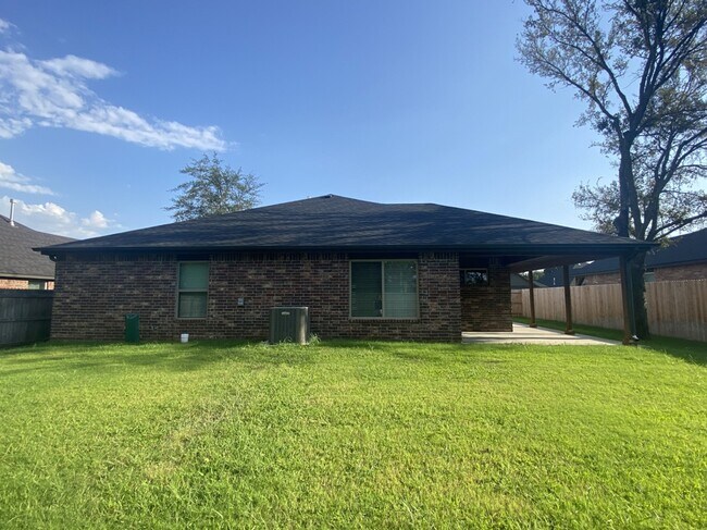 Building Photo - 745 E 139th Pl N