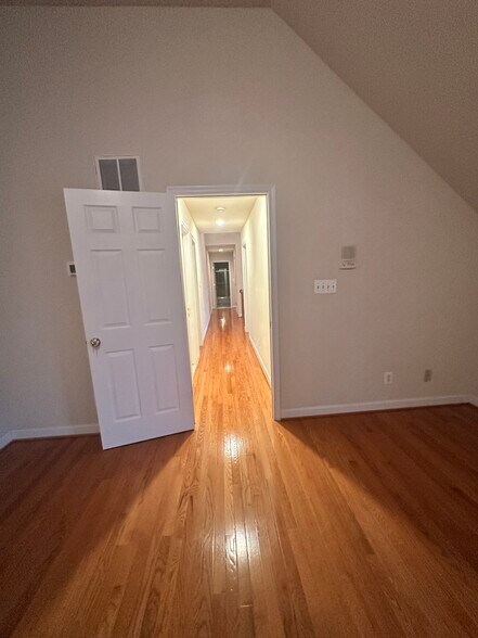 Building Photo - 2907 Dumas St