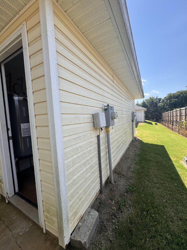 Building Photo - Cozy 2-Bed, 1-Bath Apartment in Easley – C...