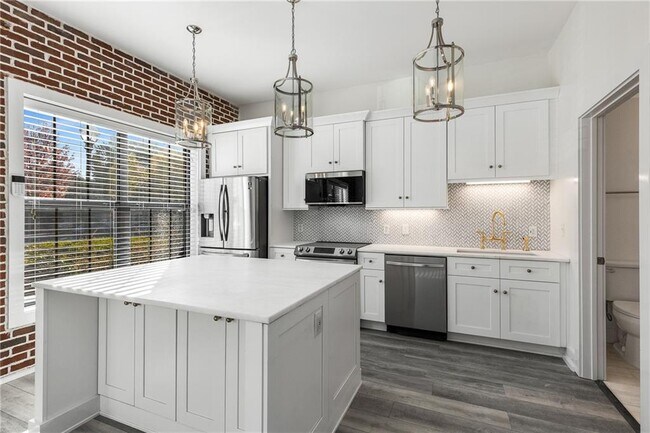 Building Photo - 791 Wylie St SE