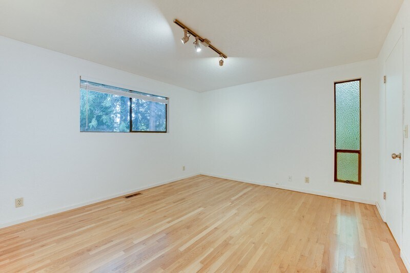 Building Photo - 1614 NE 199th Ct