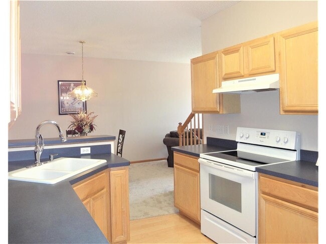 Building Photo - 9204 Holly Ln N