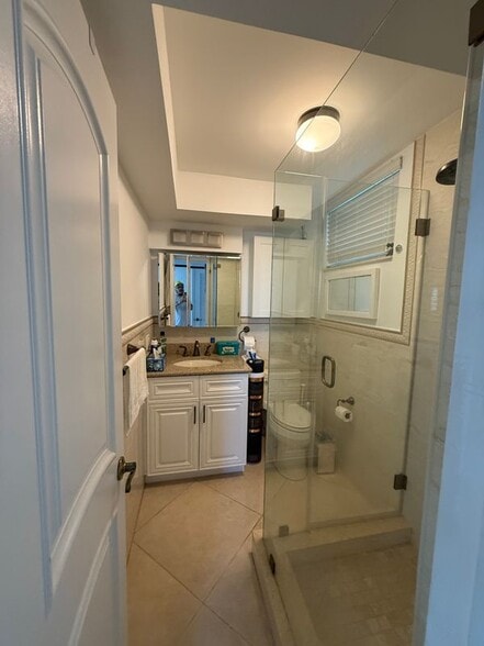 Building Photo - 2859 Leonard Dr