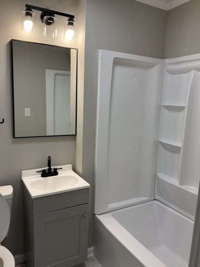 Building Photo - Completely remodeled 3/2 Wetumpka