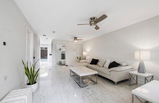 Building Photo - 18821 NW 84th Ct