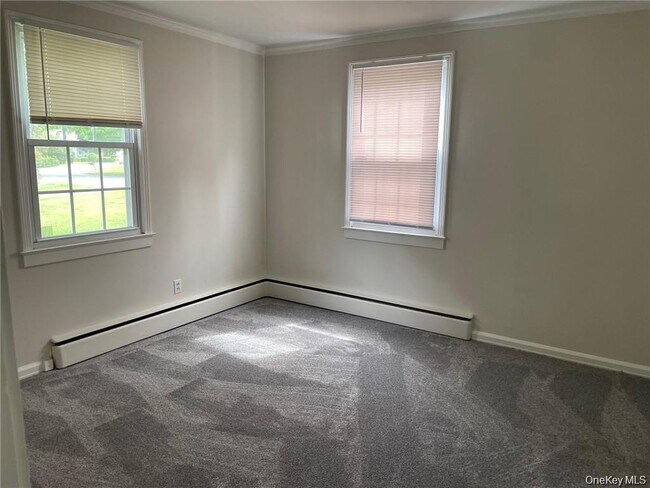 Building Photo - 17 Kinderhook Dr