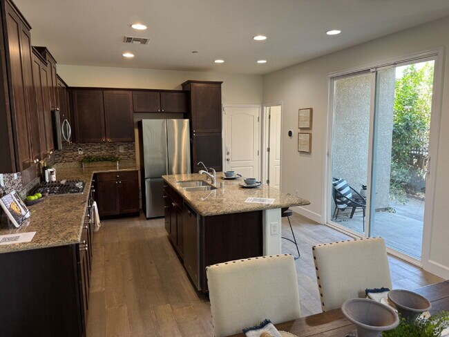 Building Photo - Beautiful Newer Built 3 Bed/2.5 Bath Detached Home in Great Livermore Location