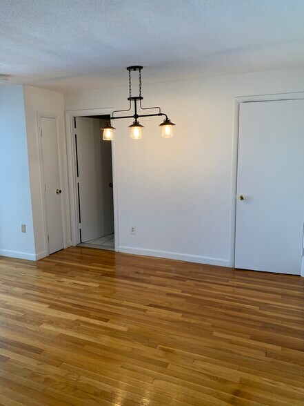 Building Photo - 50 Green St