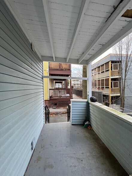 Building Photo - 97 Marion St