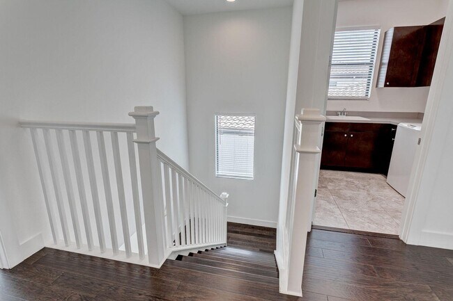Building Photo - 1205 Faulkner Ter
