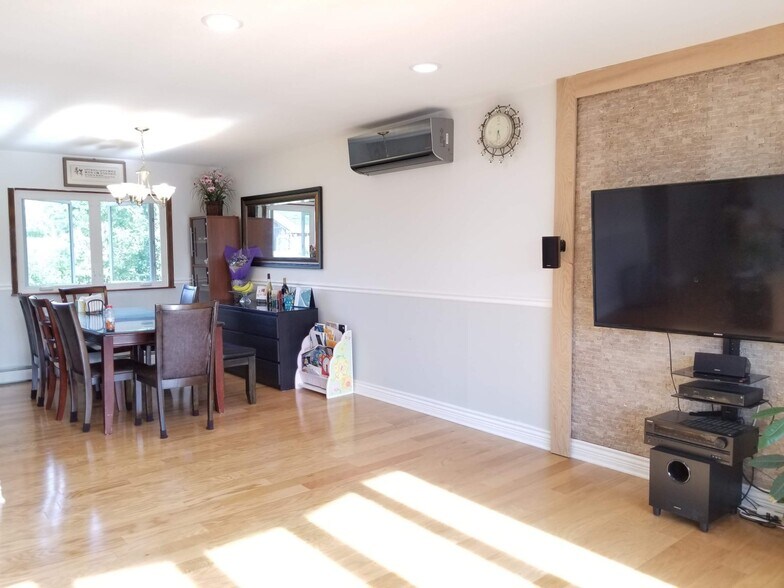 Building Photo - 5 Jeffrey Ct