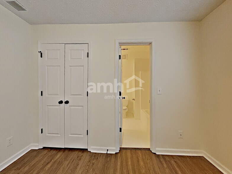 Building Photo - 2017 Providence Walk