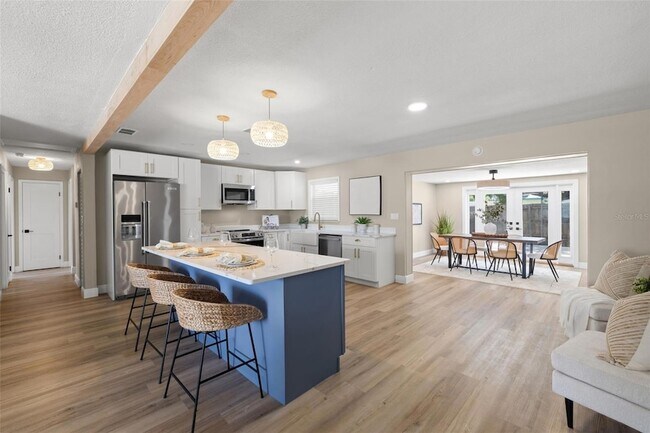 Building Photo - 2066 62nd Pl S