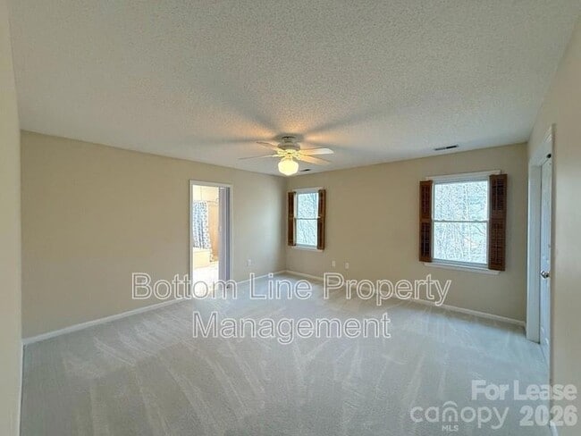 Building Photo - 9423 Fairmead Dr