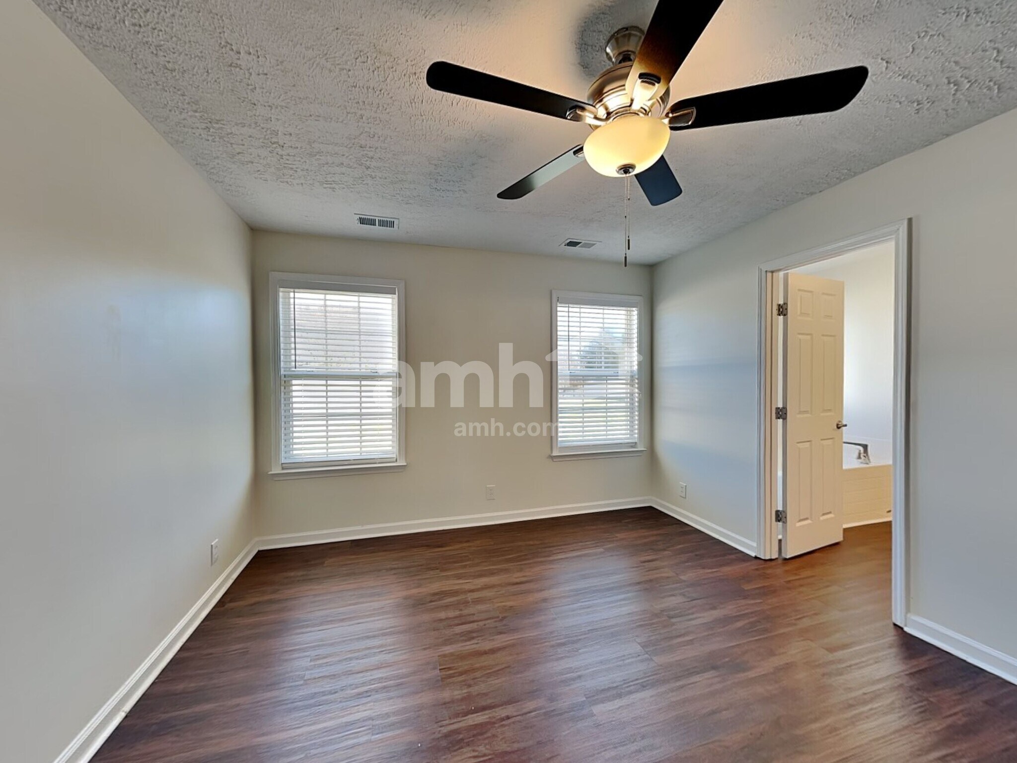 Building Photo - 651 Crescent Rd