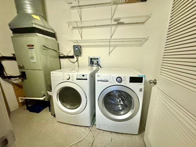 Building Photo - Luxury Living at Western Auto Building – 2 Bed, 2 Bath