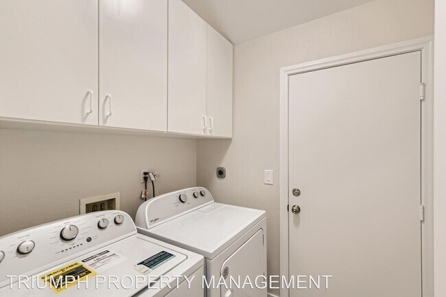 Building Photo - 4 br, 2.5 bath House - 4622 Califa Drive