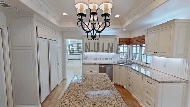 Building Photo - Beautiful Two-Level 5Bd 3.5Ba Home in Newport Beach