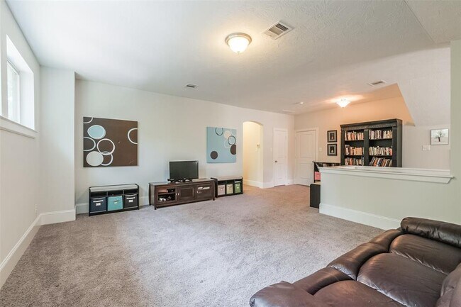 Building Photo - 3602 Rosalie Park Ct