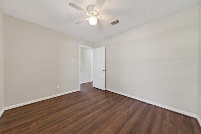 Building Photo - 9906 Rocky Hollow Rd
