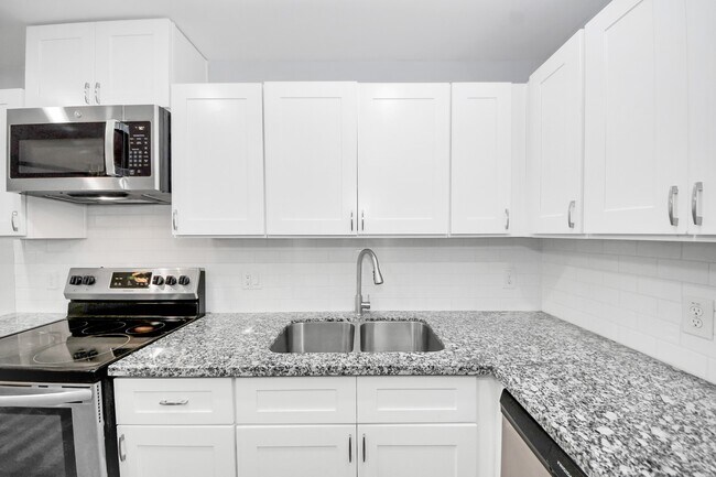 Building Photo - 6609 Bacher St