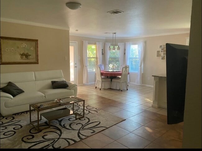 Building Photo - 1505 Hill Lockwoods Dr