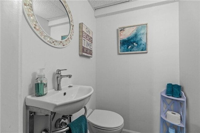 Building Photo - 391 Valley Rd