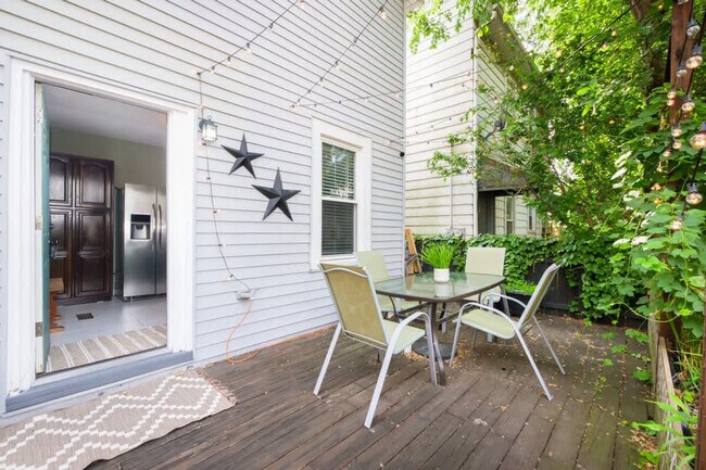 Building Photo - 2156 W 34th Pl