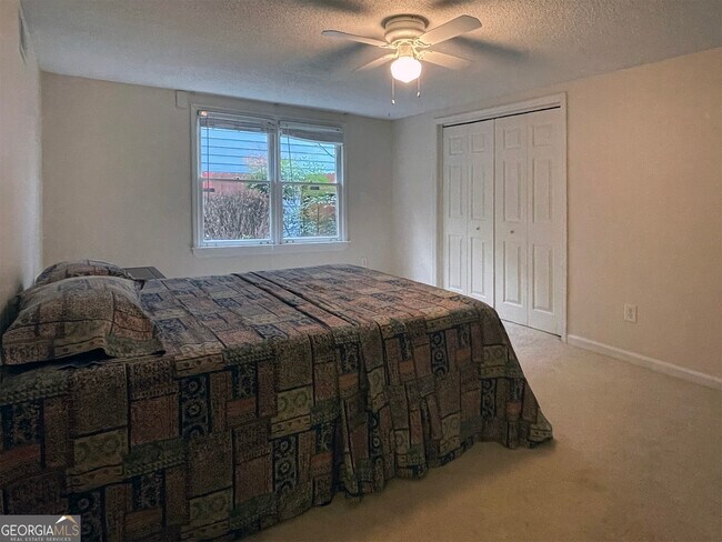 Building Photo - 3550 River Trace Dr