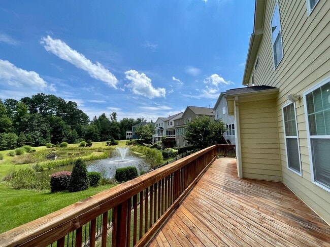 Building Photo - Large 5-bedroom house in Lake Hogan Farm near Chapel Hill schools!