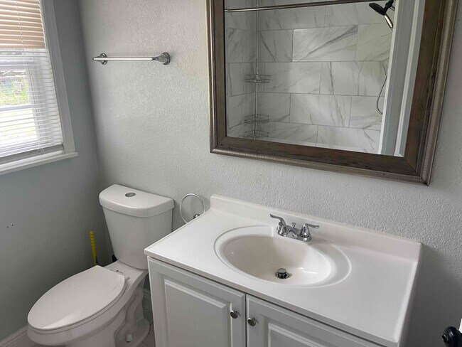 Building Photo - 2410 Ave C NW