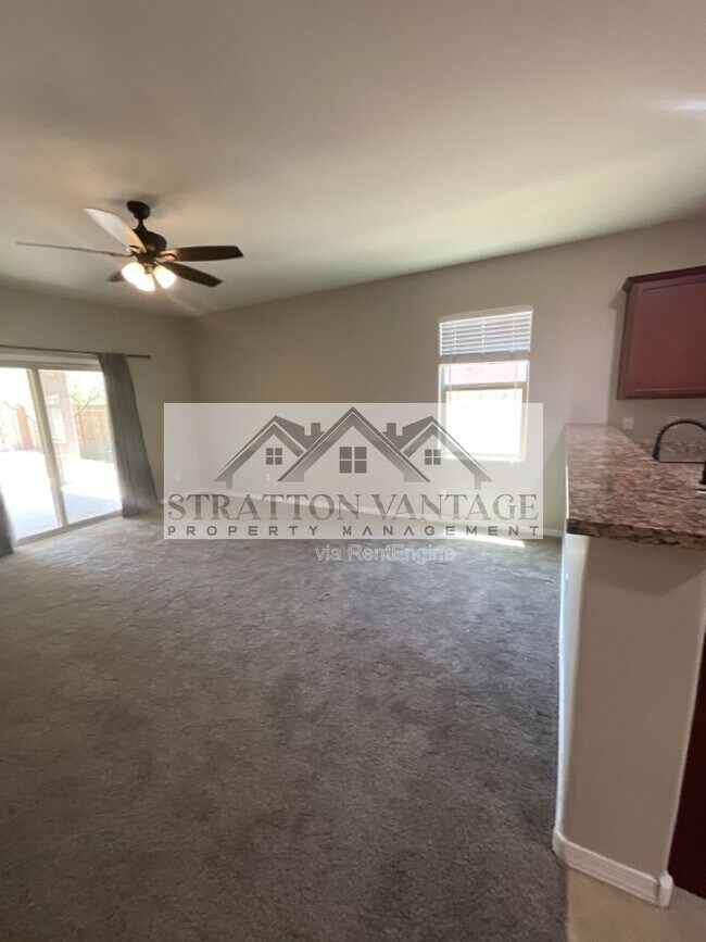 Building Photo - 24531 W Mobile Ln