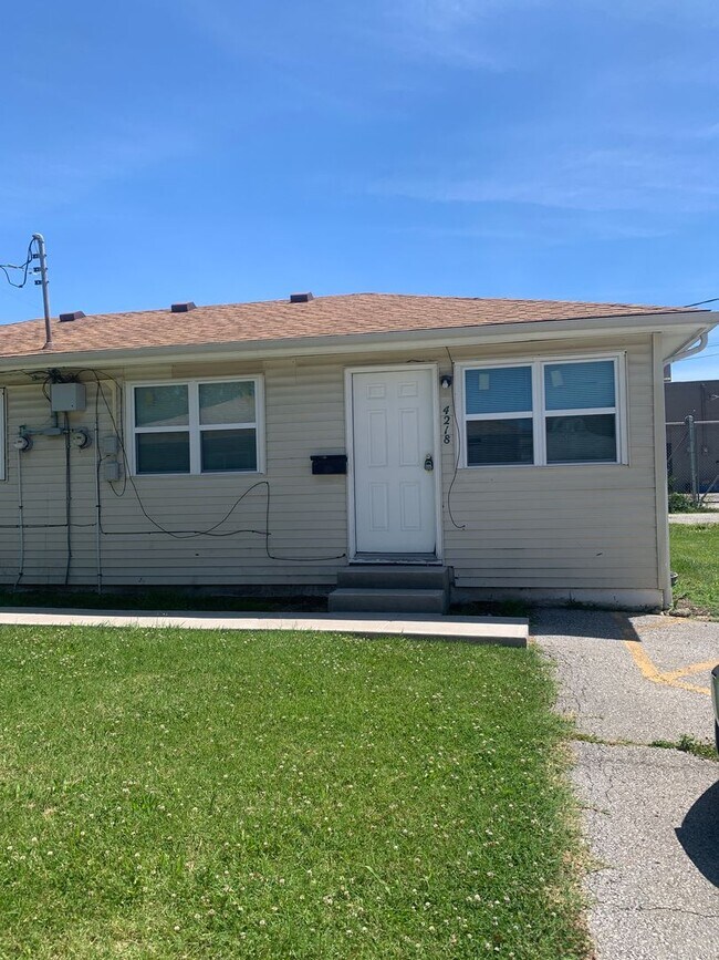 Building Photo - Mission Villas / Mission Villas LLC