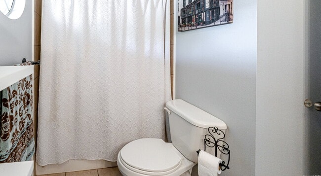 Building Photo - "Charming 2-Bed Oasis with Granite Touches in Schertz - Your Cozy Retreat Awaits!"