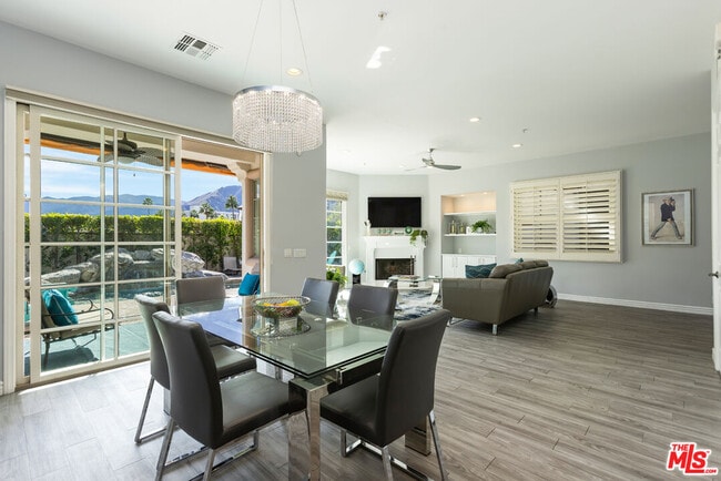 Building Photo - 546 N Indian Canyon Dr