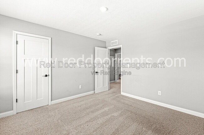 Building Photo - 15648 W Rail Dr