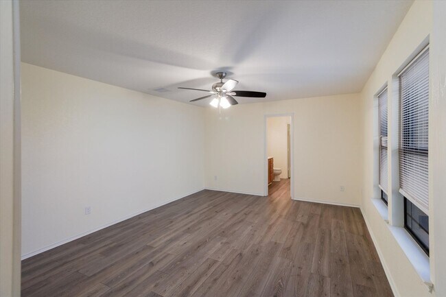 Building Photo - *FIRST MONTH FREE, IF MOVED IN BY 12/31/25*