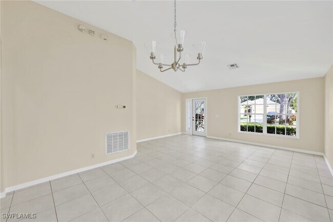 Building Photo - 15015 Savannah Dr