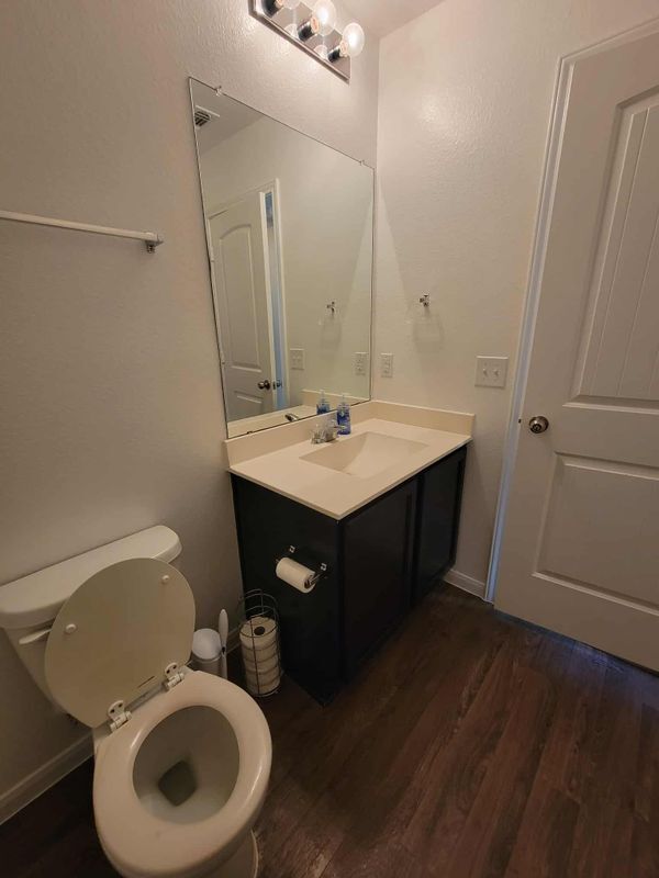 Building Photo - 213 Camellia Dr