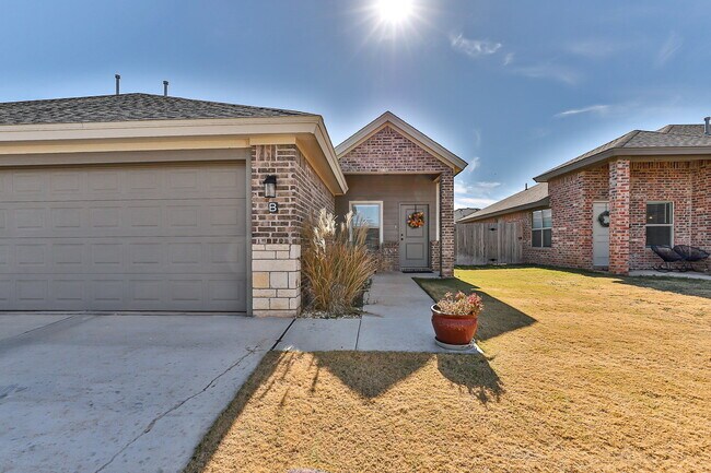 Building Photo - 6, 9 or 12 month Lease! Cooper Schools/ So...