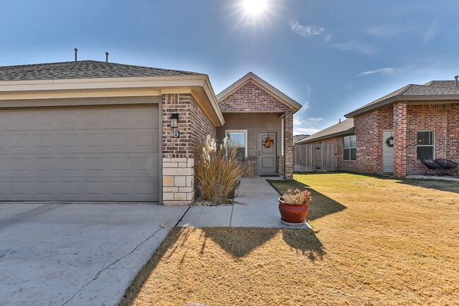 Building Photo - Zero Deposit! 6, 9 or 12 month Lease! Coop...