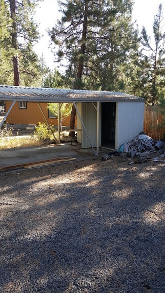 Building Photo - Standalone Unit in SW Bend