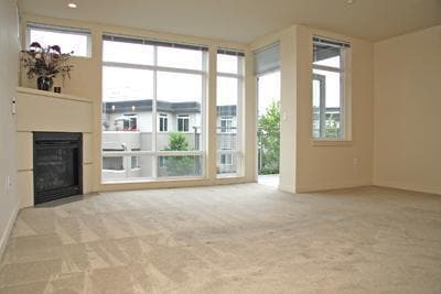 Building Photo - Spacious Kirkland Central Condo for Rent.