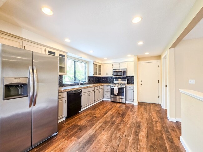 Building Photo - 3BD 2BA Rambler